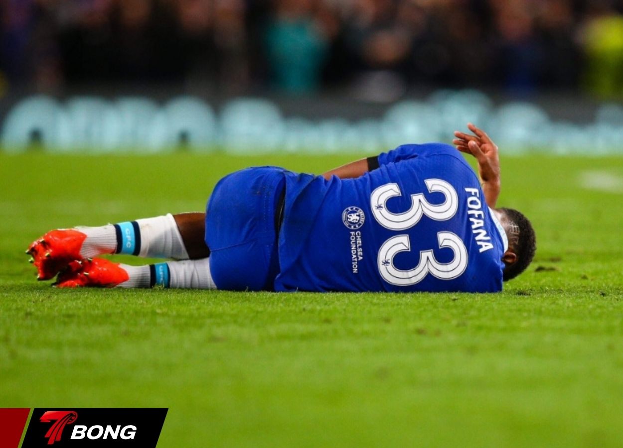  Việc để lộ thông tin Wesley Fofana vắng mặt vì chấn thương cơ đã làm phá sản kế hoạch gây bất ngờ của thuyền trưởng Liam Rosenior.